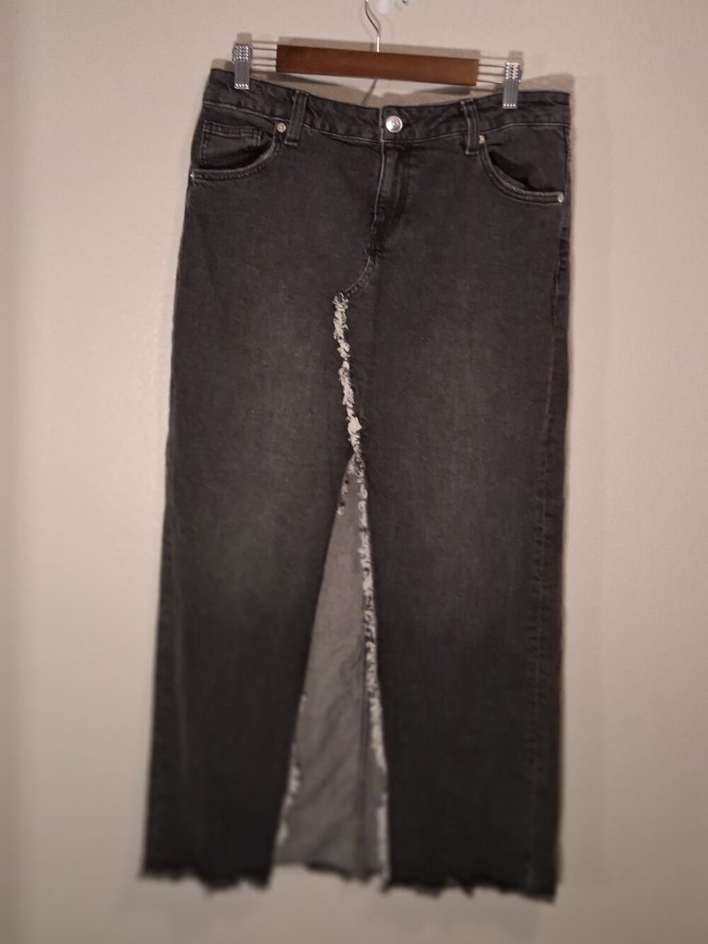 Divided by H&M Women's Maxi Grey Distressed Denim Skirt Frayed Slit